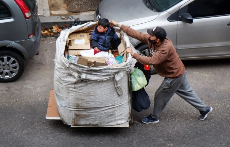 Datos alarmantes: Uno de cada cinco argentinos es indigente y más de la mitad del país es pobre