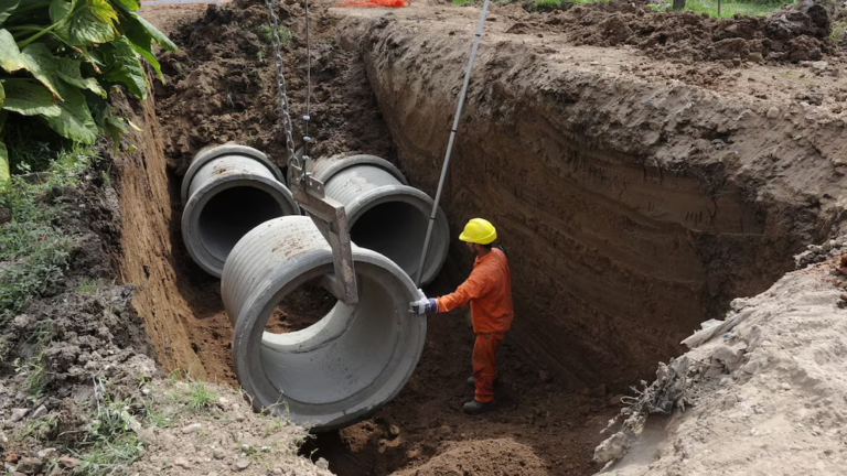 El Gobierno disolvió Enohsa, el ente encargado del acceso al agua potable: “Chau obras de agua y cloacas”