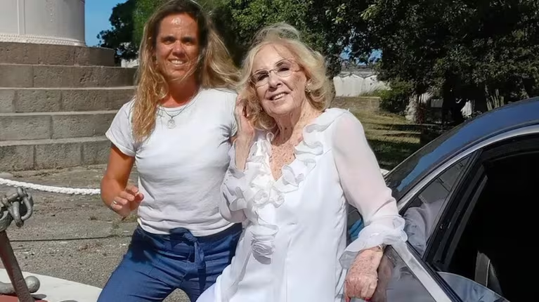 Mirtha Legrand visitó el Faro de la Memoria en Punta Mogotes