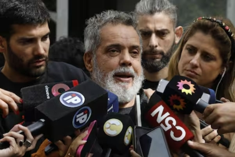 El padre de Pablo Grillo contó la mejora de su hijo: “Abrió los ojos y mueve las manos a pedido”
