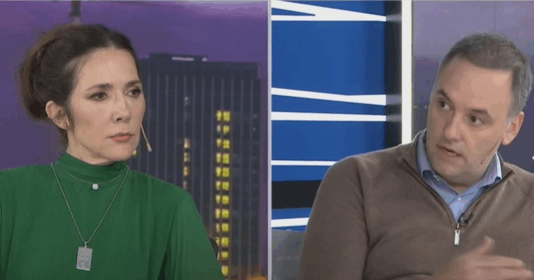 Tenso cruce entre Cristina Pérez y Manuel Adorni: «Si te digo sos una mediocre, ¿soy violento? No, sos una mediocre. Es una descripción»