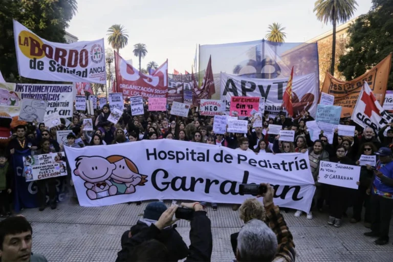 Paro de 24 horas en el Hospital Garrahan: “La unidad de todo el equipo de salud está firme en defender el hospital”