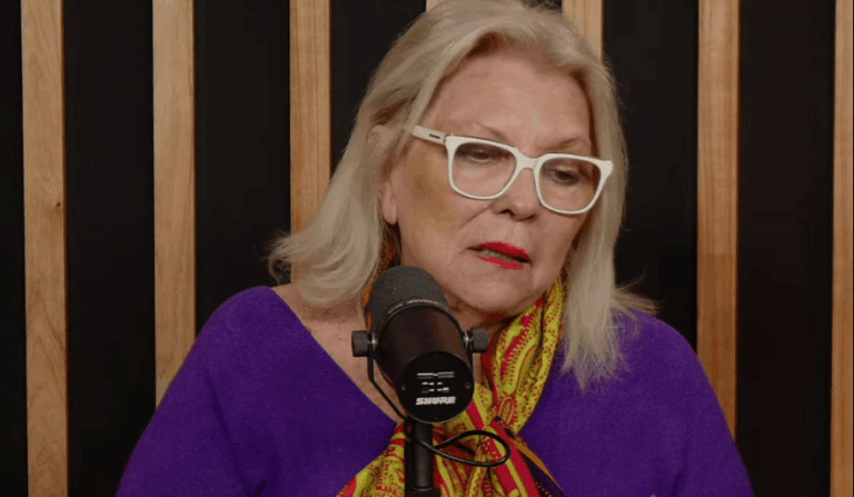 Carrió se refirió a los audios que complican al gobierno: «Les pasa por poner gatos que se casan con espías. Si vos ponés chicas de la noche en las listas ¿cómo no te van a infiltrar?»